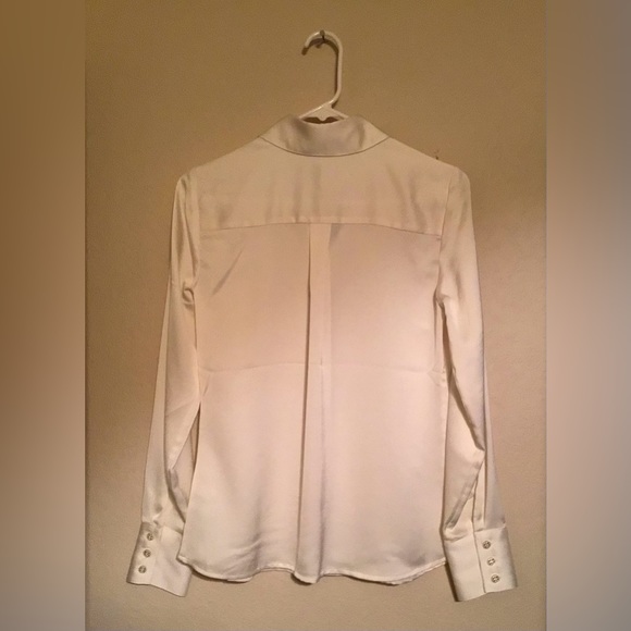 NWT The Limited “Scandal Collection” Cream Career Button Down Shirt - Picture 2 of 2